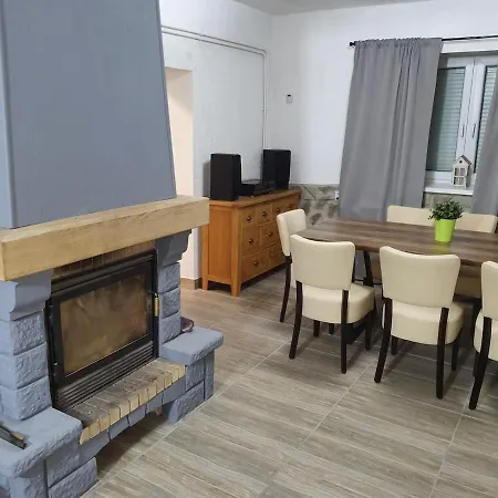 Holiday home Adla- Sauna-hot Tube